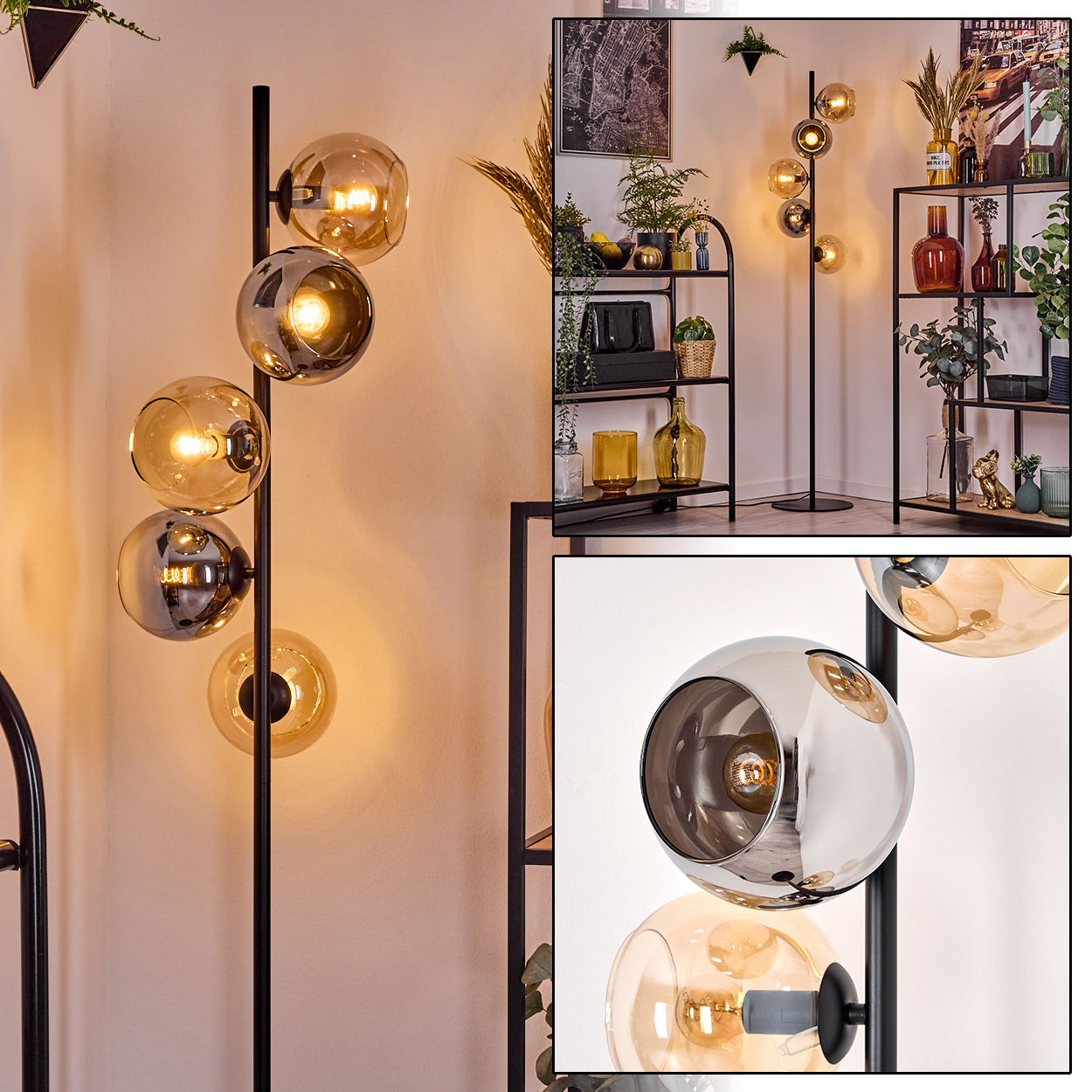 Eine moderne Stehlampe mit fünf kugelförmigen Glasschirmen in einem Raum mit Regalen, Pflanzen und Dekorationsartikeln. Die Lampe ist schwarz.