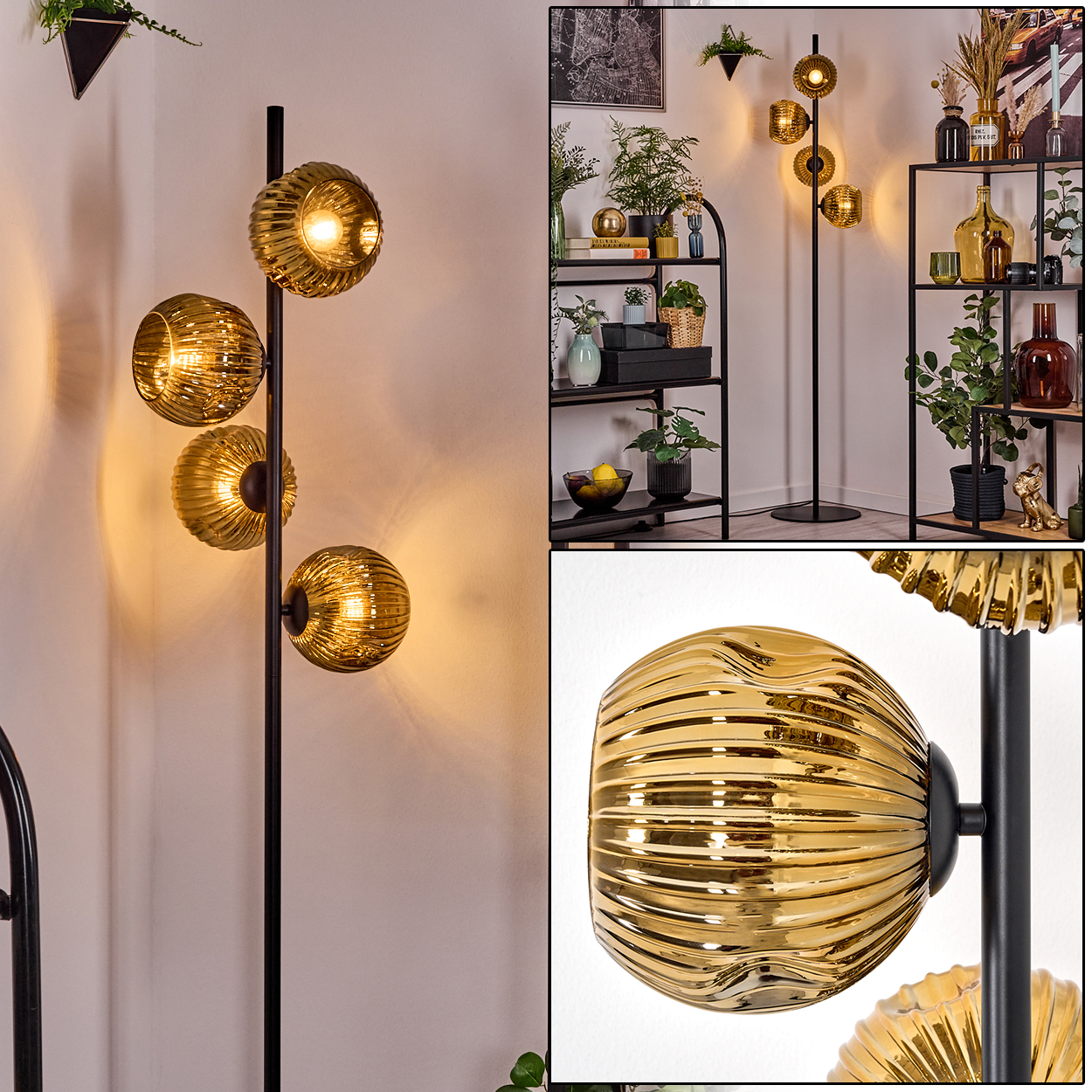 Eine moderne Stehlampe mit vier goldenen Glaskugeln. Sie steht vor einer Wand, neben Regalen mit Dekoration.