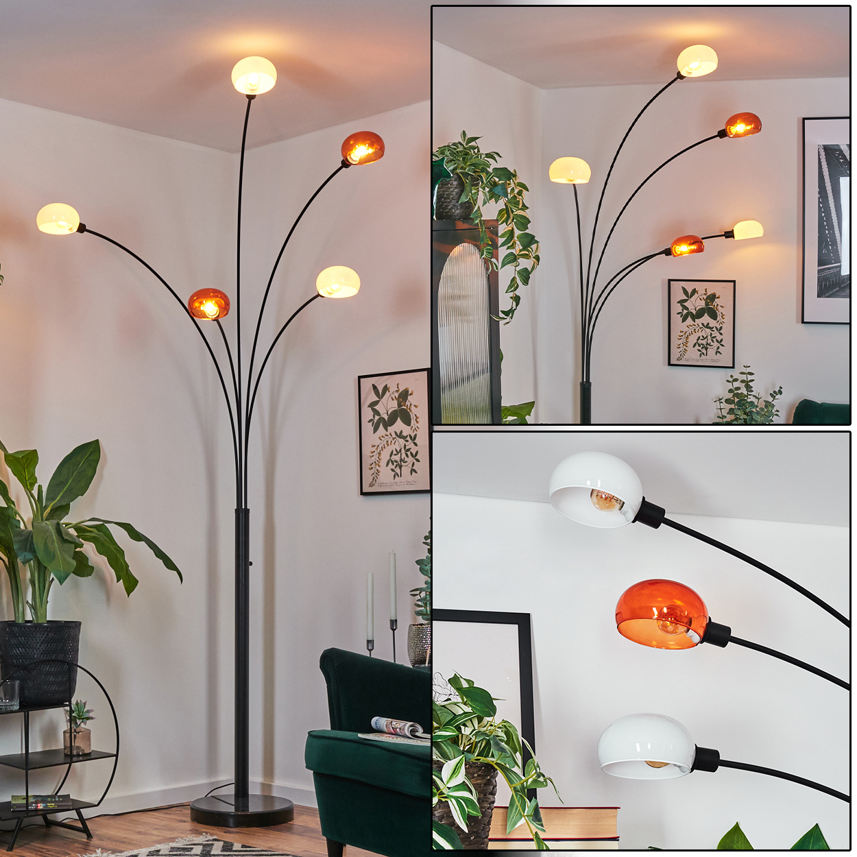 Eine moderne Stehlampe mit fünf Glühbirnen, schwarzem Stiel und rundem Fuß. Die Glühbirnen sind weiß und bernsteinfarben. Pflanzen und Möbel sind sichtbar.