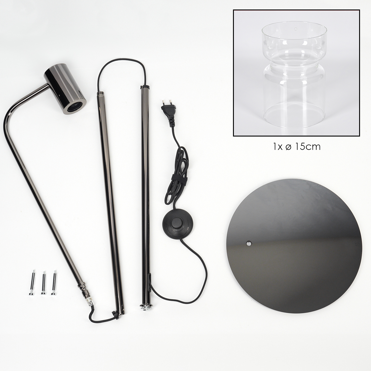 Zerlegte schwarze Stehlampe mit Lampenkopf, klarer Glasvase, rundem Sockel und Netzkabel auf weißem Hintergrund.