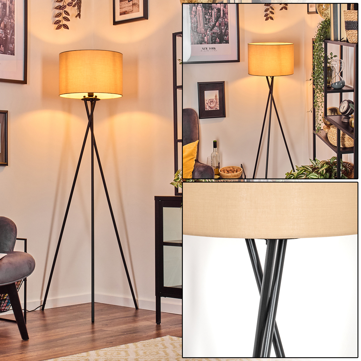 Eine Stehlampe mit beigem Lampenschirm und schwarzen Beinen steht in einem Raum mit einem Gemälde. Ein Stuhl und Regale sind ebenfalls zu sehen.