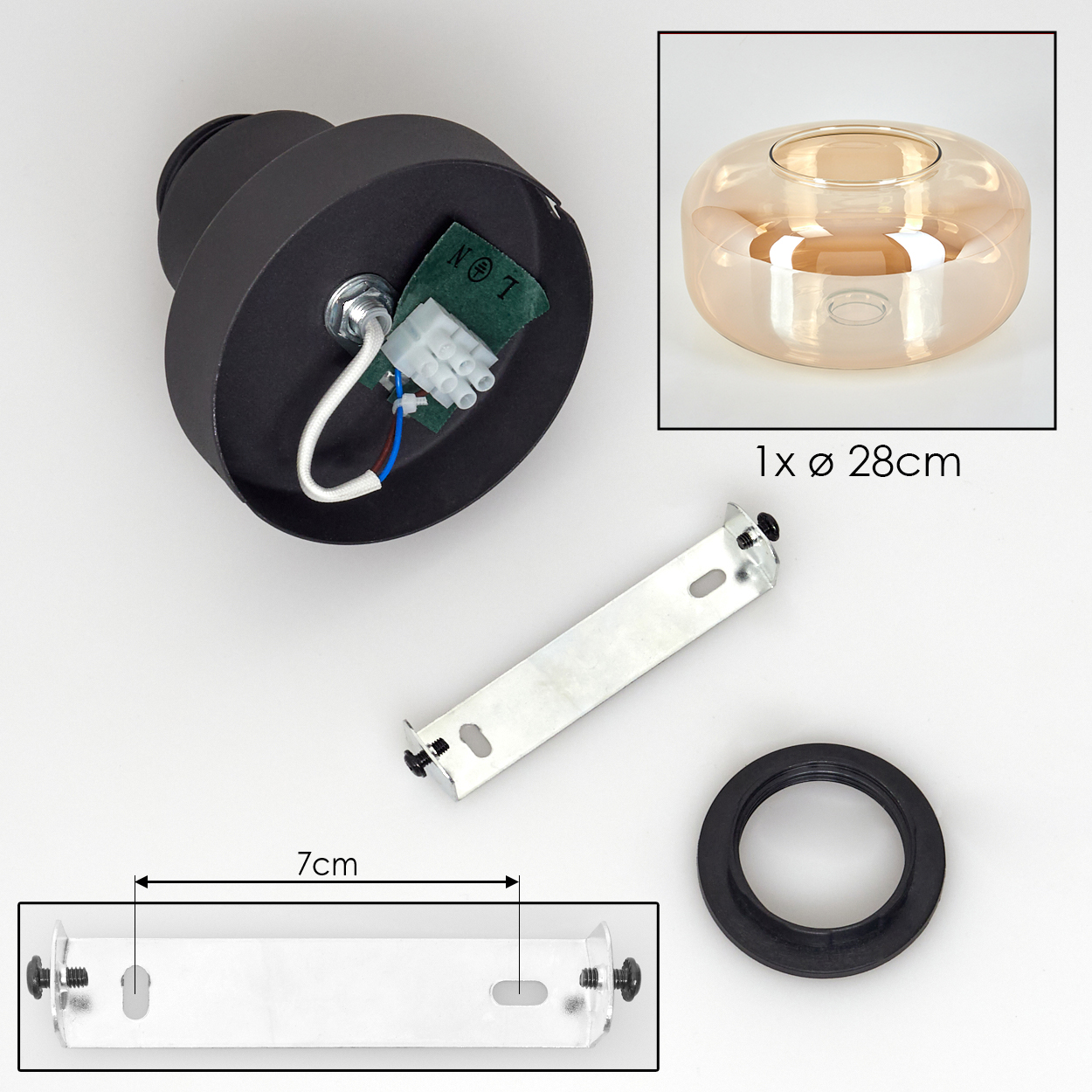 Zerlegte Leuchte. Enthält einen schwarzen Sockel, einen Glasschirm, eine Halterung, einen schwarzen Ring und einen elektrischen Stecker.