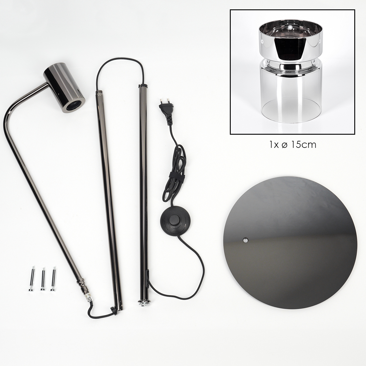 Zerlegte Teile einer modernen Lampe auf weißem Hintergrund: Lampenkopf, Stangen, Fuß, Glasschirm, Schrauben und Netzkabel.
