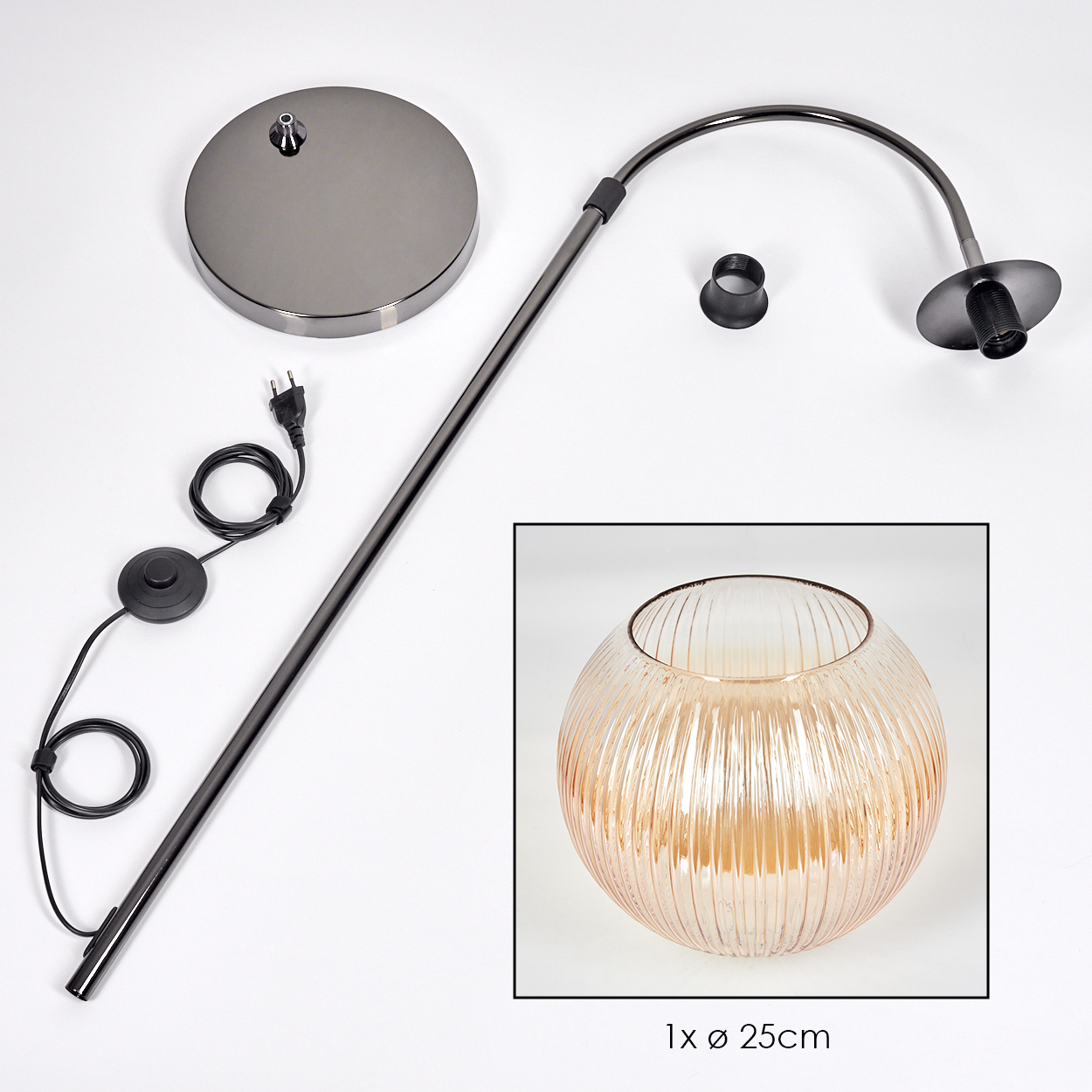 Zerlegte moderne Lampe. Teile umfassen Basis, Stiel, gebogenen Arm, Lampenhalter und Glasschirm. Alles auf weißem Hintergrund.