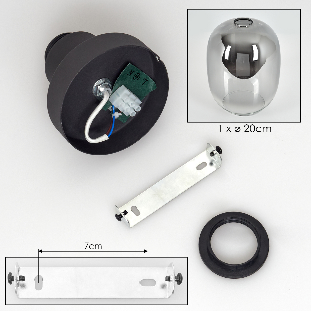 Deckenleuchtenkomponenten: ein schwarzer Sockel, ein Glasschirm, Metallhalterung und Ring. Abmessungen sind 7 cm und 20 cm Durchmesser.