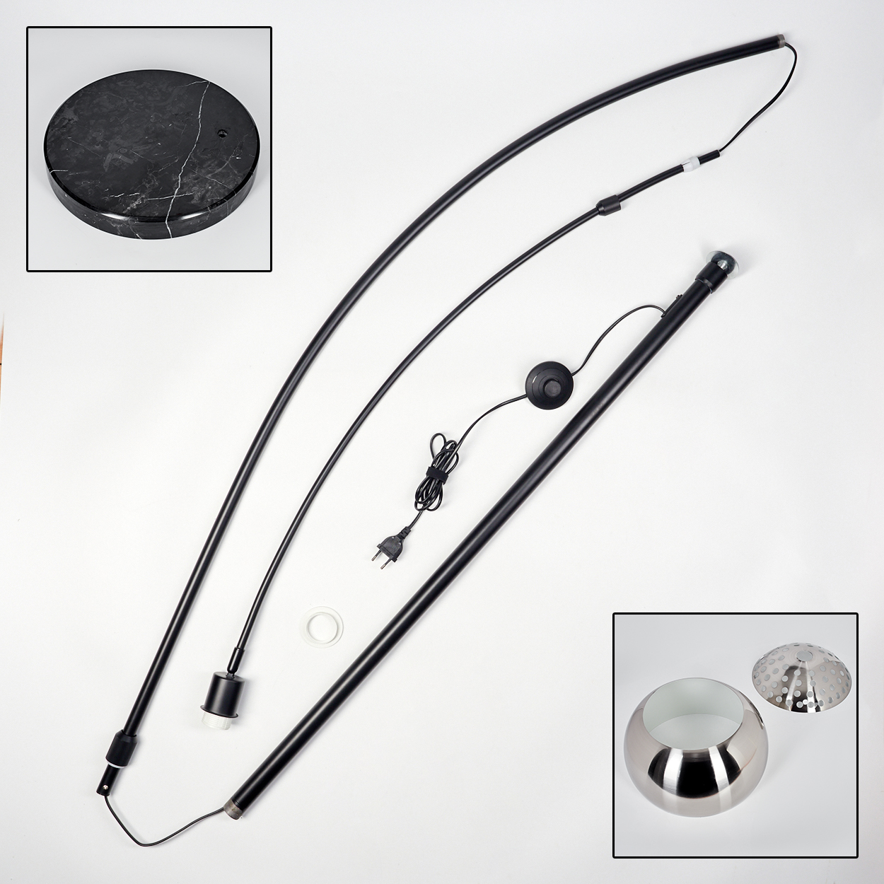 Zerlegte Teile einer schwarzen Stehlampe. Enthält einen Marmorsockel, gebogene Stäbe, einen Lampenkopf und einen Metallschirm, alles auf weißem Grund.