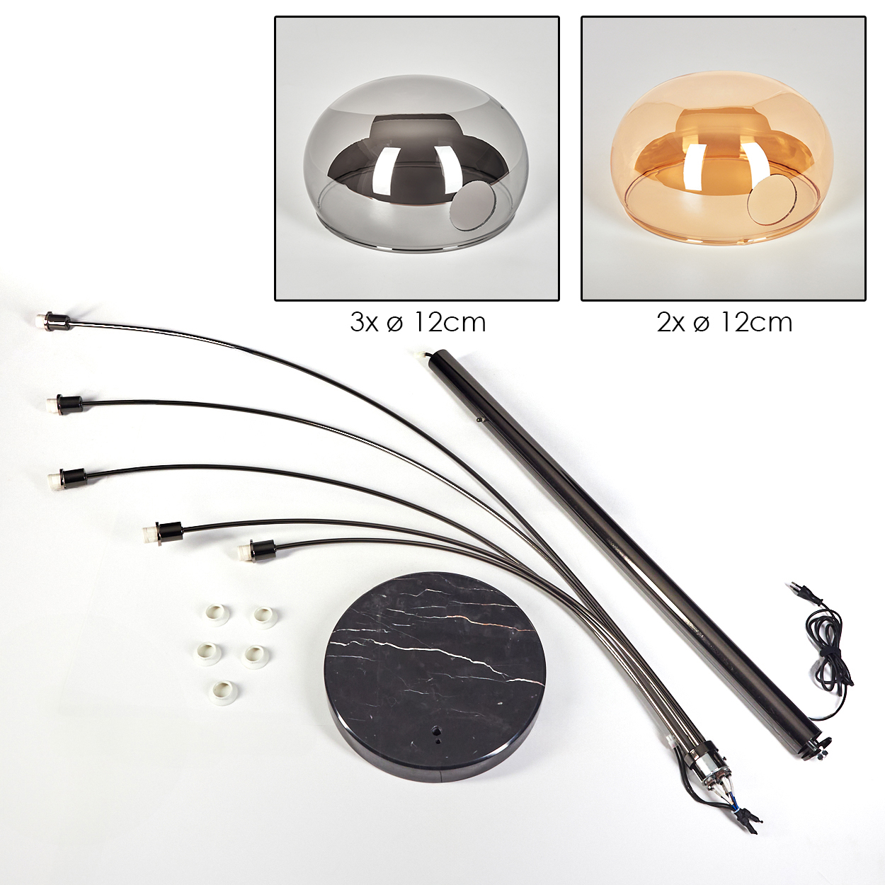 Zerlegte Teile einer modernen Lampe: zwei Kugeln, Sockel, Arme, Stange und kreisförmiger Marmorsockel. Weißer Hintergrund.