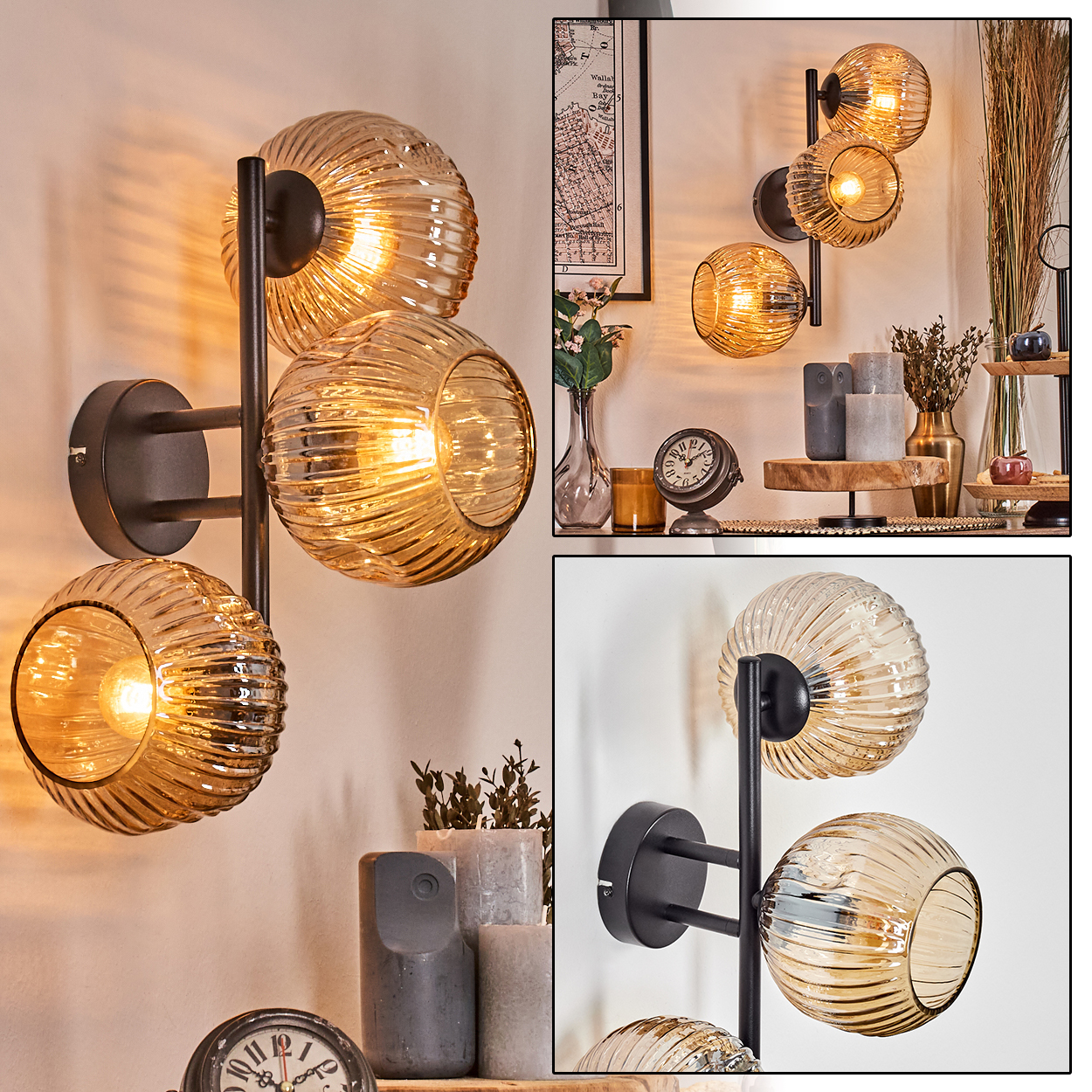 Dreifach-Wandlampe mit Glasschirmen, warmes Licht. Vor einer Wand mit Regal, das Dekor, einschließlich Uhr und Kerzen, enthält.