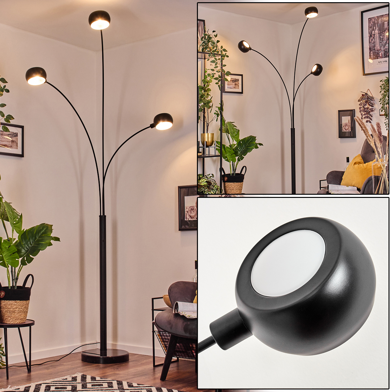 Eine moderne schwarze Stehlampe mit drei Lichtern. Sie befindet sich in einem Wohnzimmer, in der Nähe von Pflanzen, Bildern, einem Stuhl und einem gemusterten Teppich.