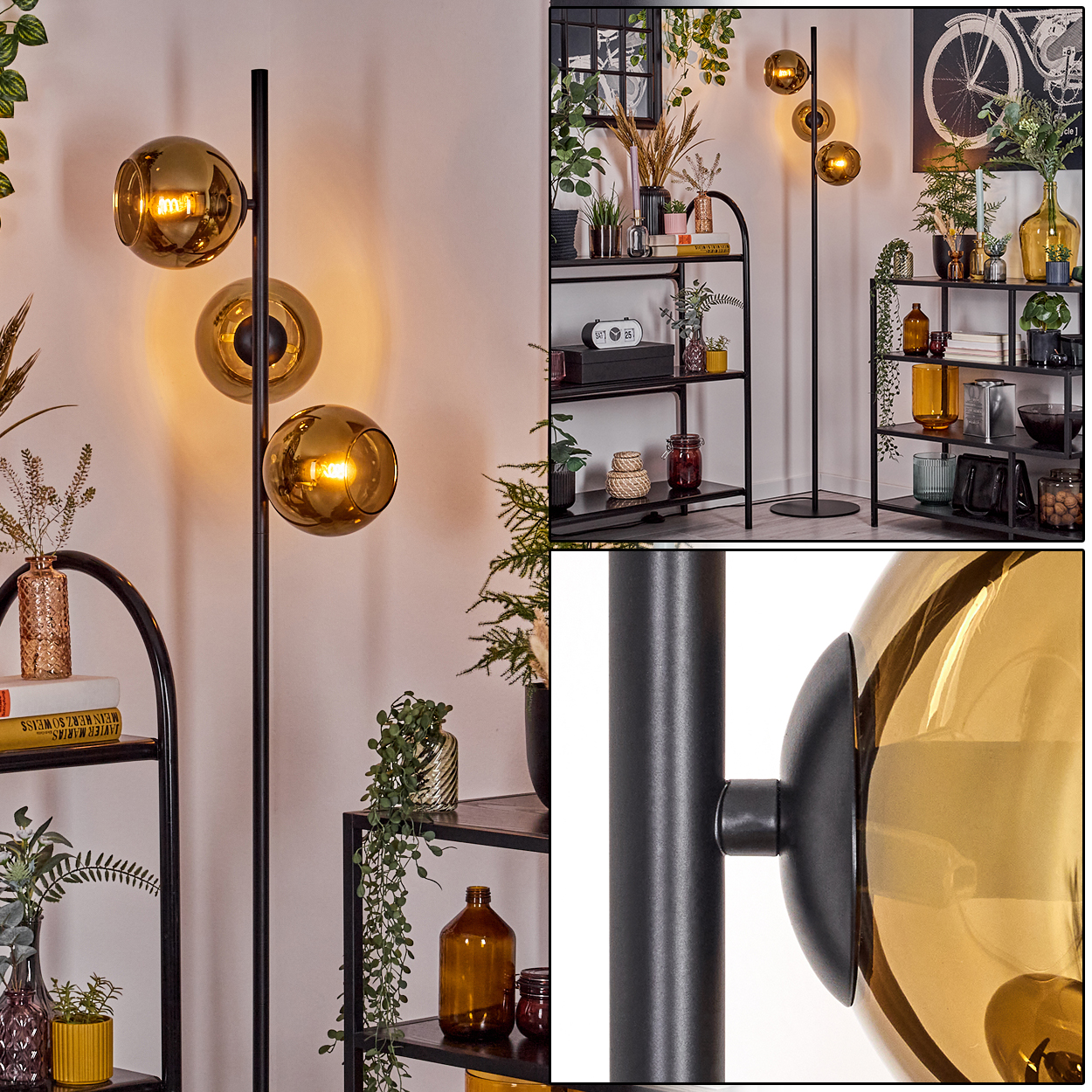 Eine moderne schwarze Stehlampe mit drei bernsteinfarbenen Glaskugelschirmen. Regale mit Pflanzen, Vasen und Dekor im Hintergrund.