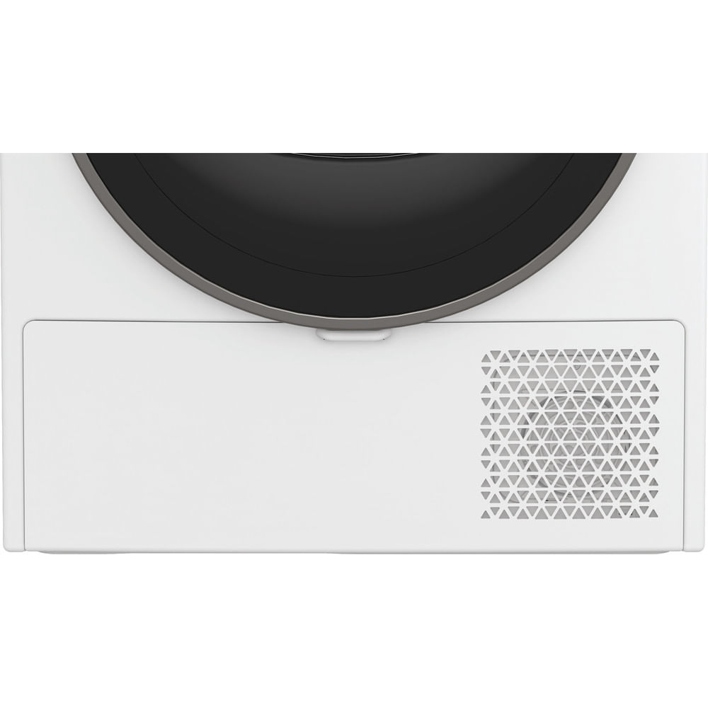 Primo piano di un'asciugatrice bianca. Ha una porta nera, un pannello bianco e una griglia di ventilazione con motivo geometrico.