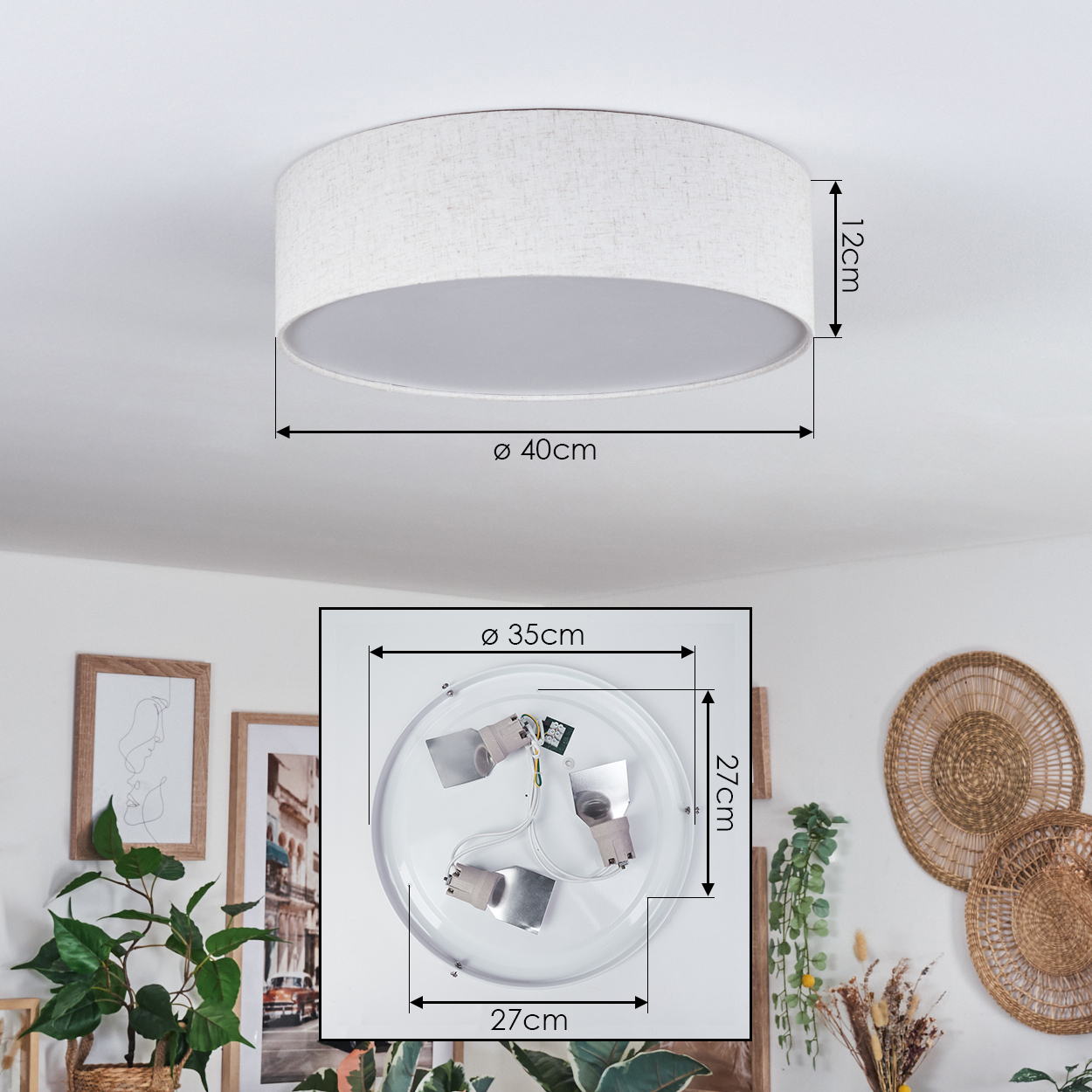 Eine Deckenlampe mit Maßen und Ansicht der internen Komponenten. Der Hintergrund zeigt Pflanzen und dekorative Wandelemente.