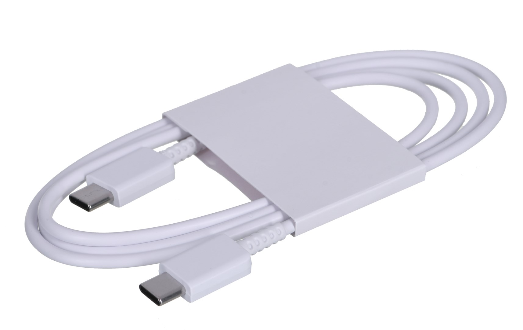 Cavo di ricarica USB-C bianco con supporto rettangolare bianco. Il cavo ha due connettori USB-C.
