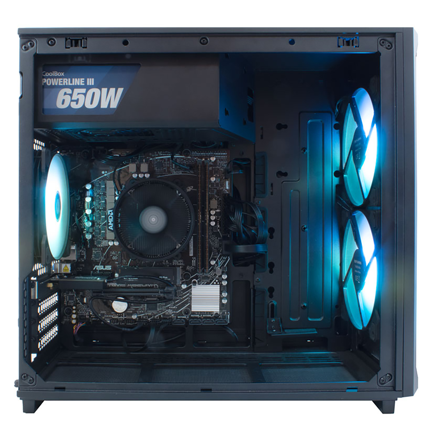 Carcasa de PC abierta con componentes dentro. Incluye fuente de alimentación, placa base, refrigerador de CPU y dos ventiladores iluminados. Iluminación azul y blanca.