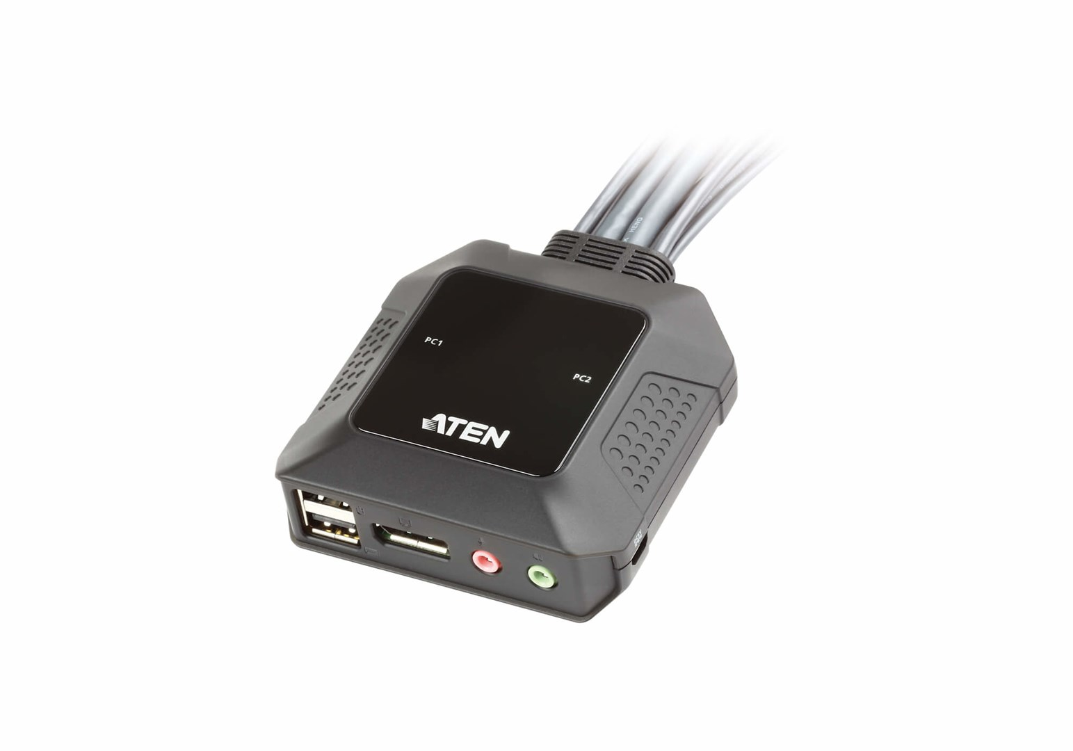 Schwarzer ATEN KVM-Switch mit mehreren Anschlüssen. Kabel erstrecken sich von oben. USB, Audio-Anschlüsse sichtbar.