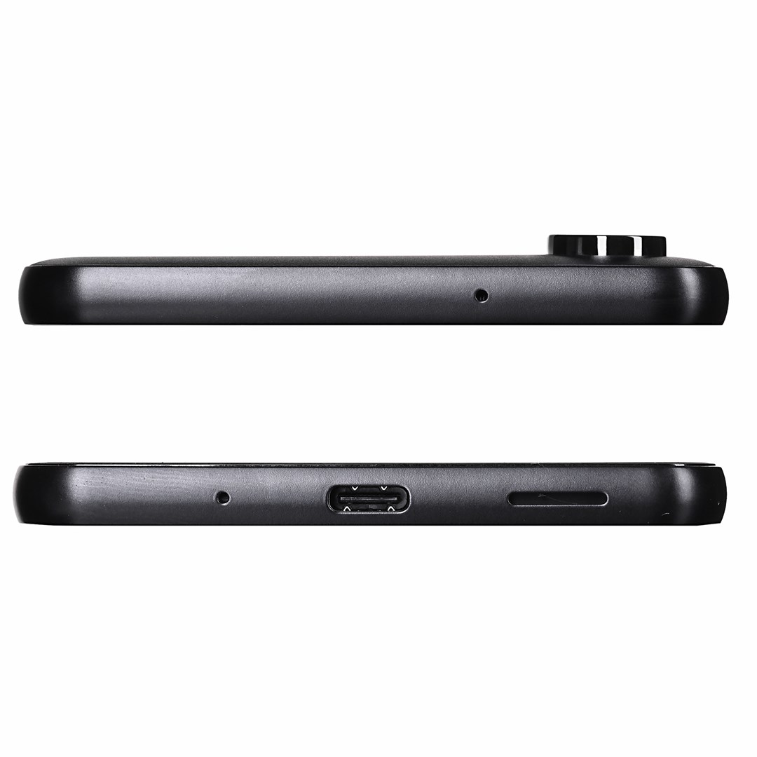 Zbliżenie ciemnoszarego smartfona. U góry widać obiektyw aparatu. Na dole port USB-C, otwór i gniazdo.