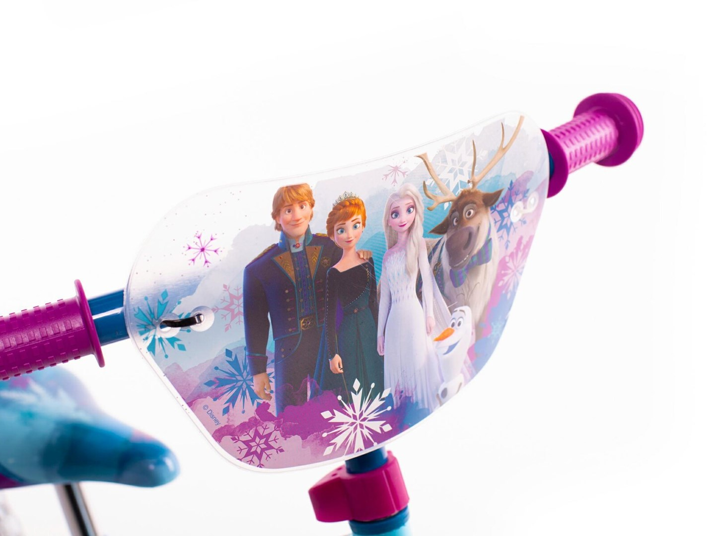 Kierownica roweru z motywem Krainy Lodu. Postacie to Anna, Elsa, Kristoff, Sven i Olaf. Fioletowe i niebieskie akcenty.
