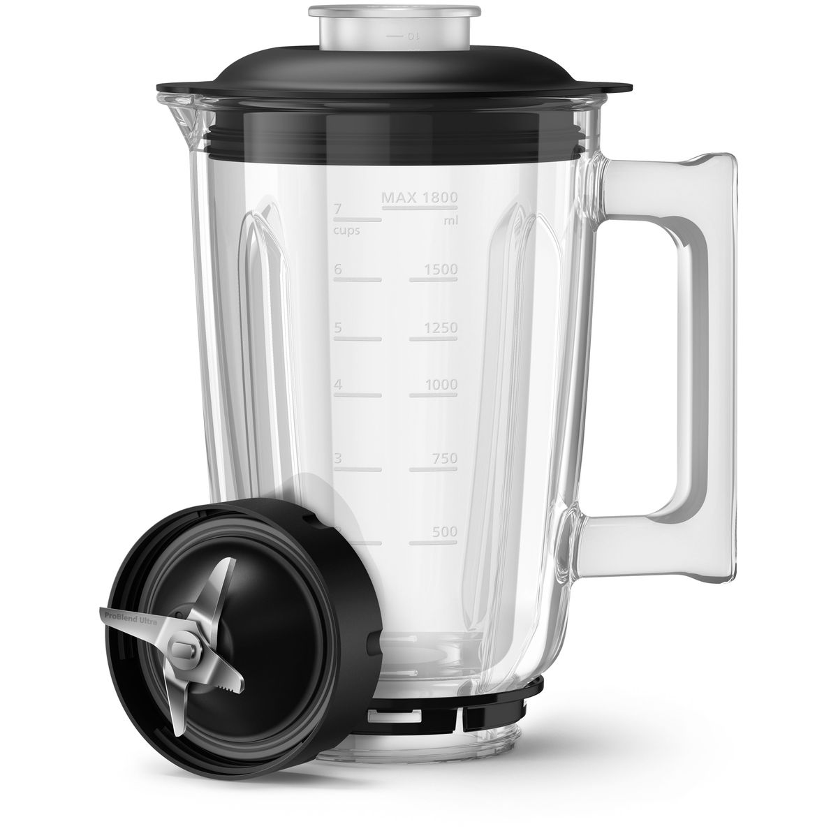 Ein klarer Mixer mit schwarzem Deckel und Klinge. Der Mixer hat einen Griff und Messmarkierungen. Die Klinge ist abgenommen.