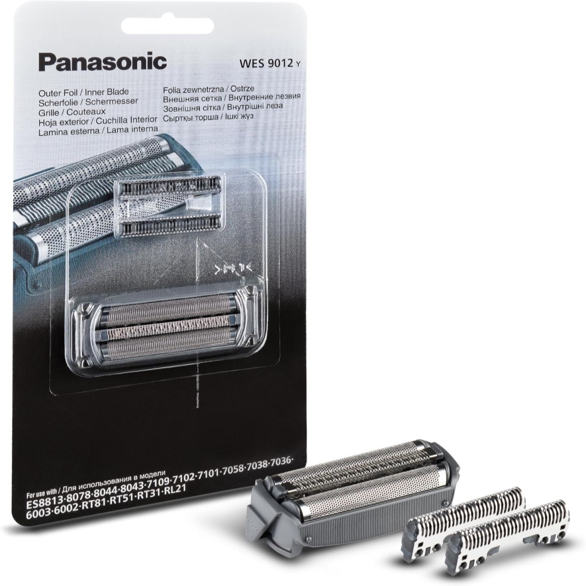 Viene mostrato un kit di sostituzione per rasoio Panasonic. La confezione mostra le parti, tra cui lame e una lamina, su sfondo bianco.