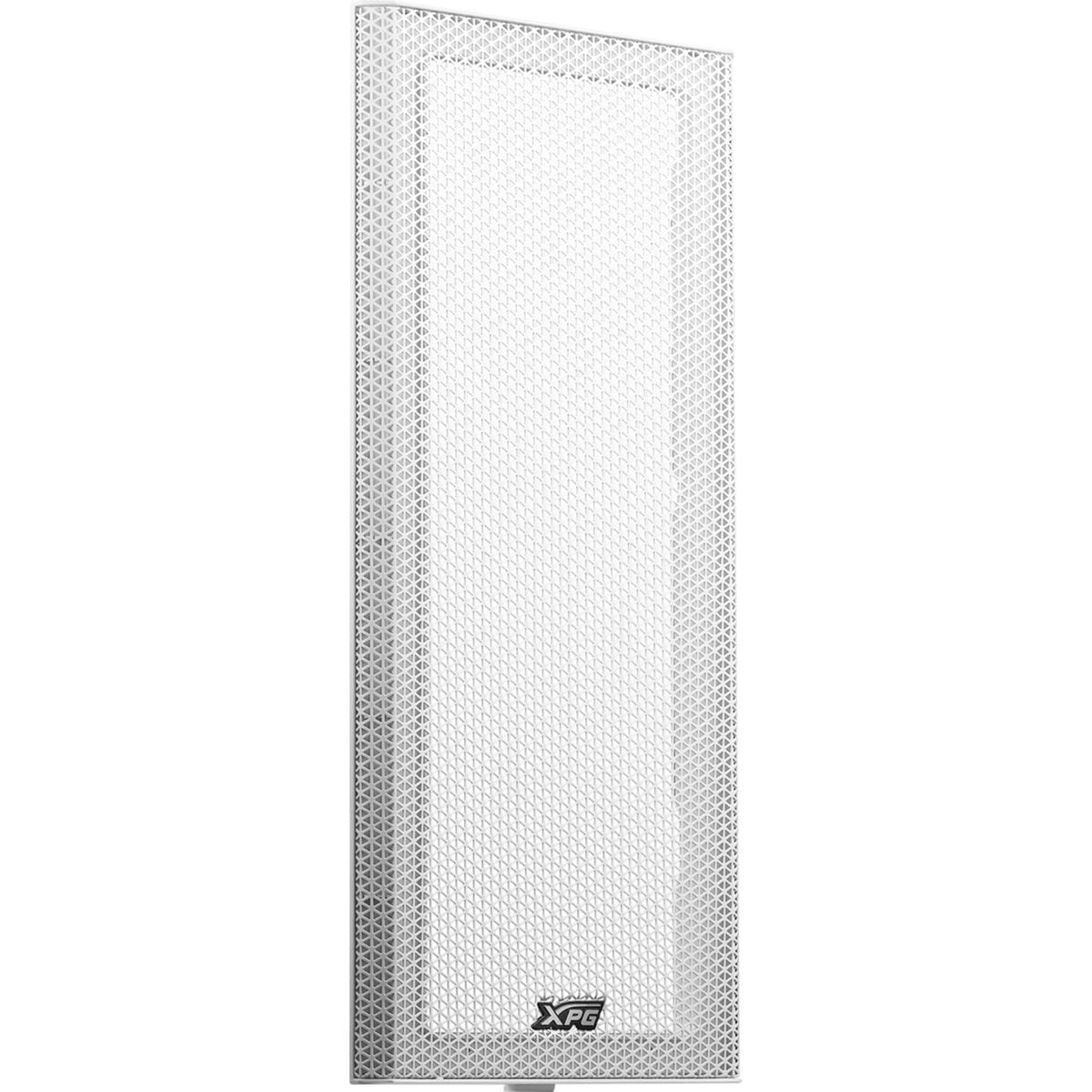 Una carcasa de computadora blanca y rectangular con una parte frontal de malla. El logotipo de XPG está en la parte inferior. La caja es larga y estrecha.