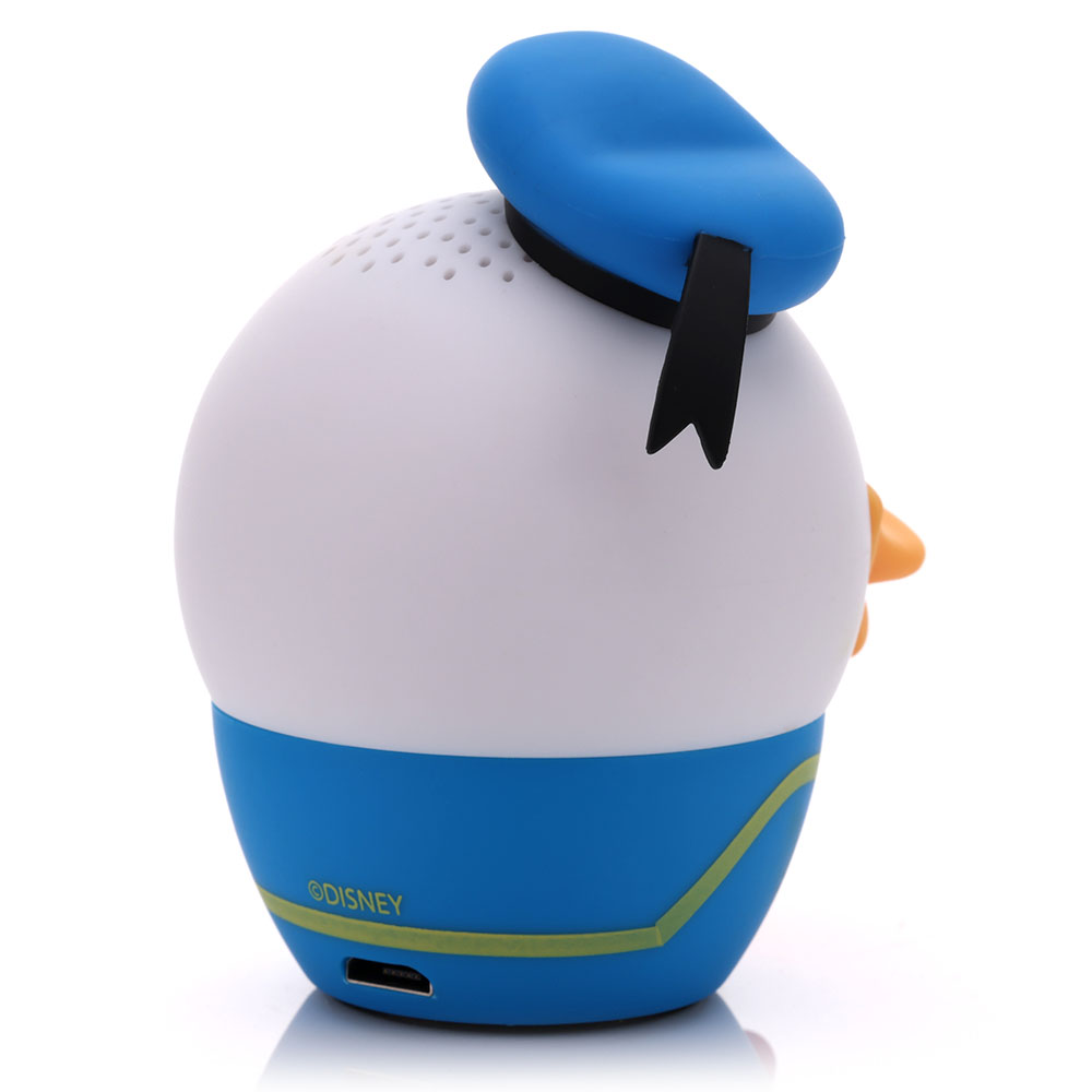 Donald Duck şeklinde bir hoparlör. Mavi bir şapkası, beyaz bir gövdesi ve mavi bir alt kısmı vardır. Alt kısımda sarı bir şerit ve bir USB portu bulunur.