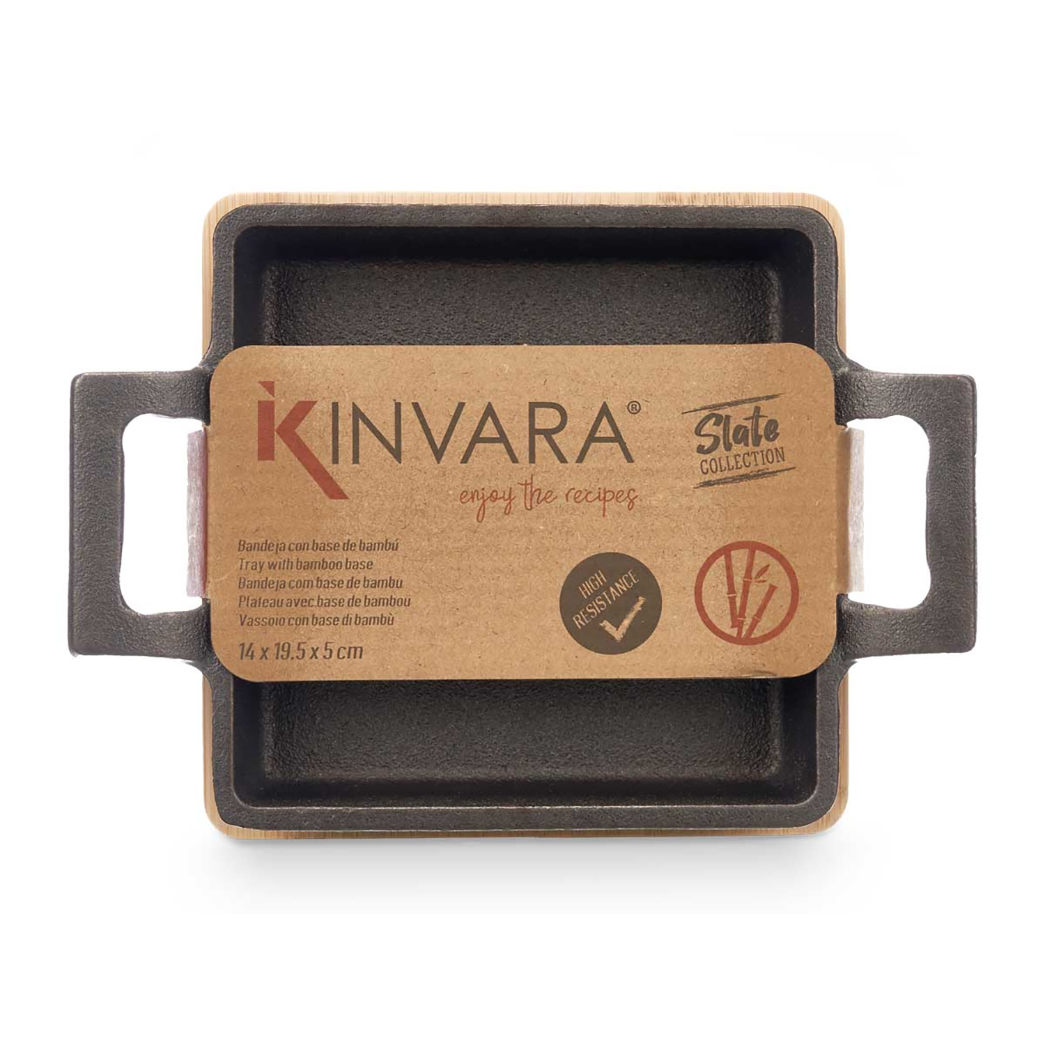 Una bandeja cuadrada con asas, base de bambú y una etiqueta de cartón que dice 'KINVARA enjoy the recipes' y 'Slate Collection'.
