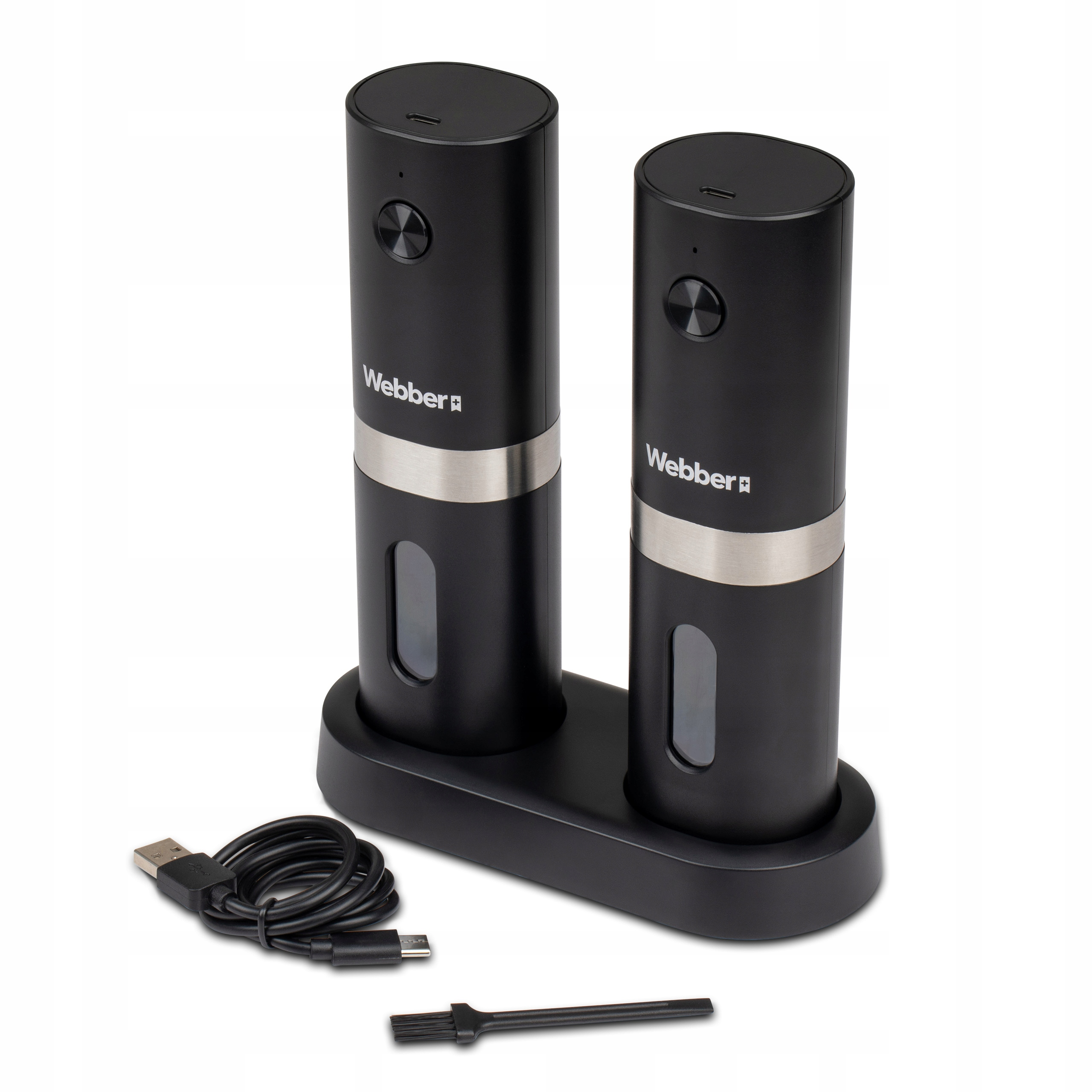 Dwa czarne elektryczne otwieracze do wina na podstawie ładującej, z kablem USB i szczoteczką do czyszczenia na białym tle.