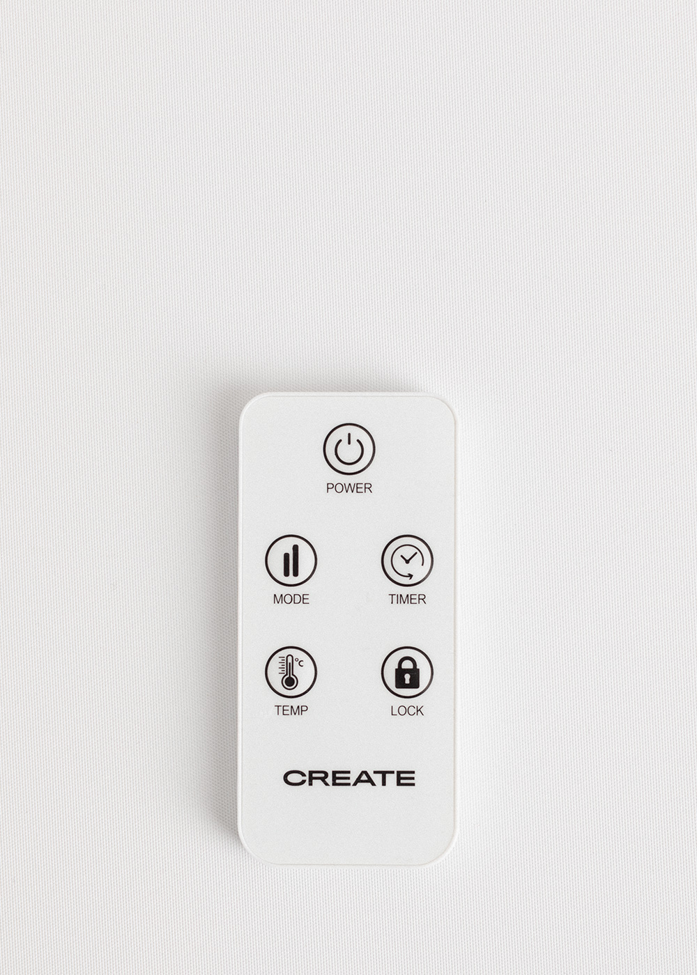 Un mando a distancia blanco con iconos de encendido, modo, temporizador, temperatura y bloqueo, y la palabra 'CREATE', sobre fondo blanco texturizado.