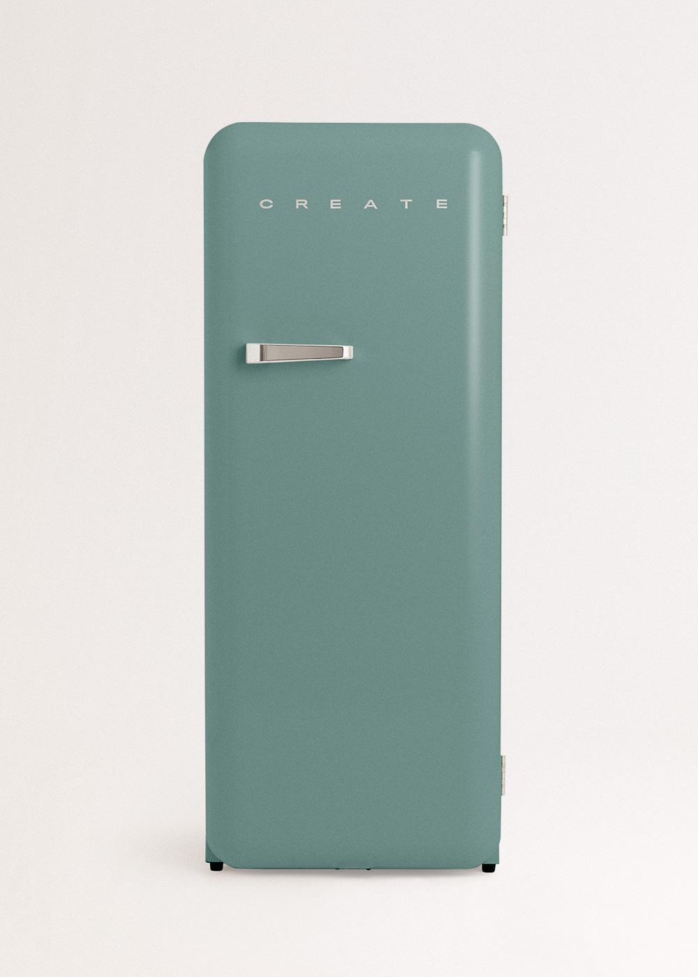 Un refrigerador retro verde azulado con la palabra 'CREATE', una manija plateada y fondo blanco.