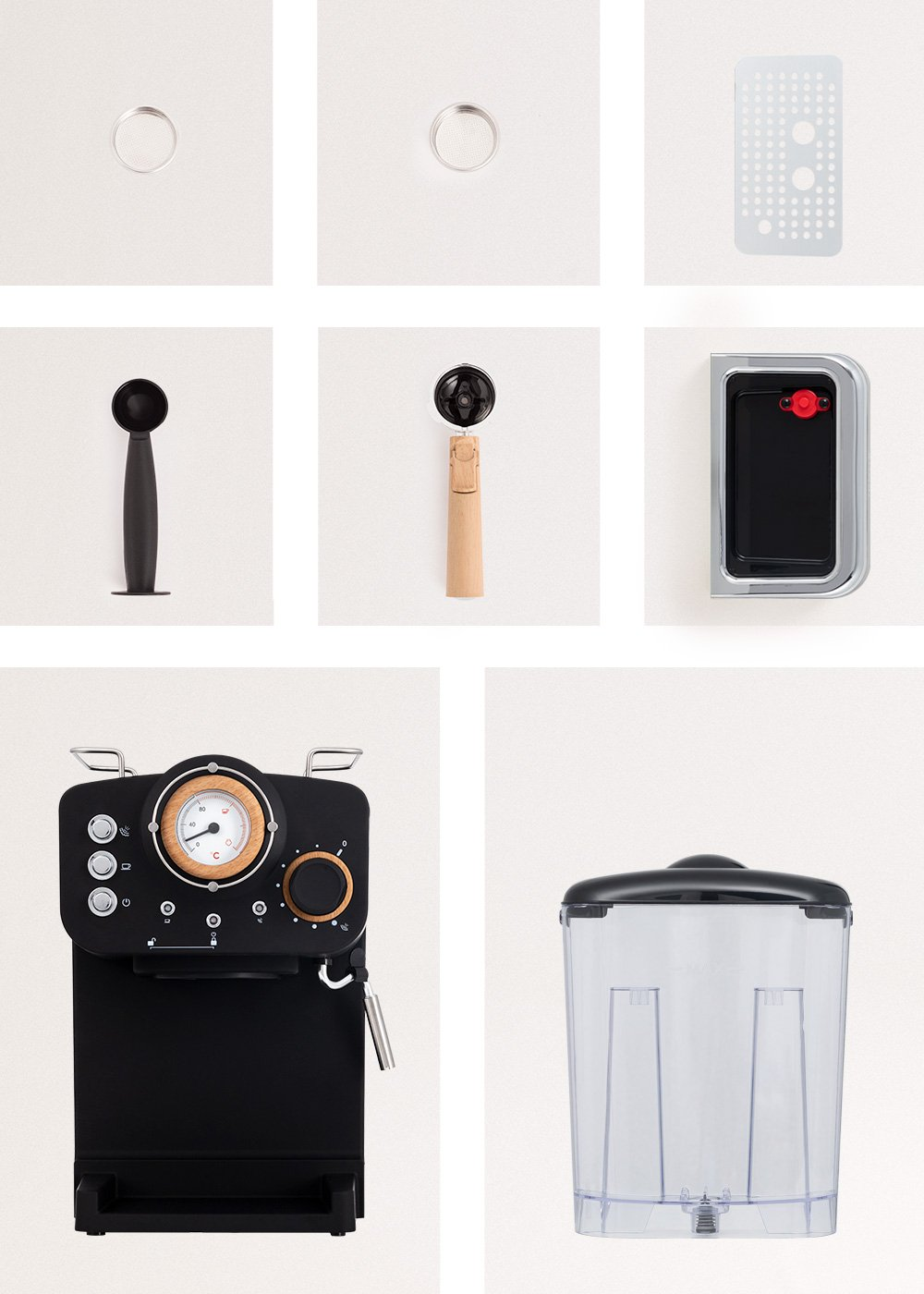 Componentes de la cafetera: filtros, cuchara, portafiltro, depósito de agua y la máquina. Negro y plateado con detalles en madera.
