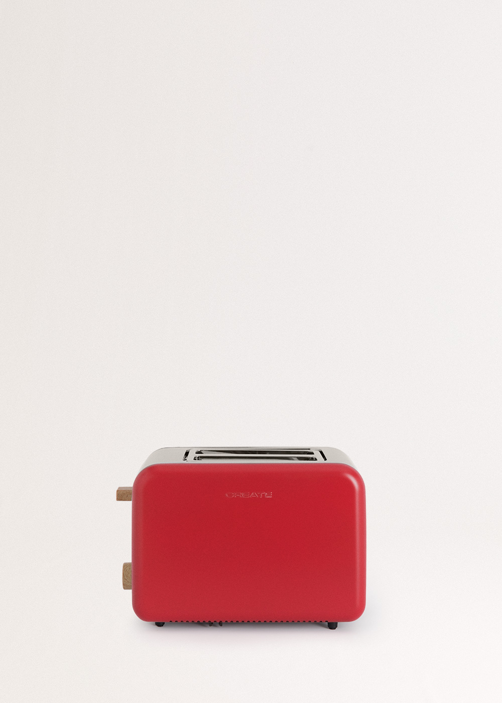 Una tostadora roja con detalles de madera sobre un fondo blanco. La tostadora es rectangular con dos ranuras.