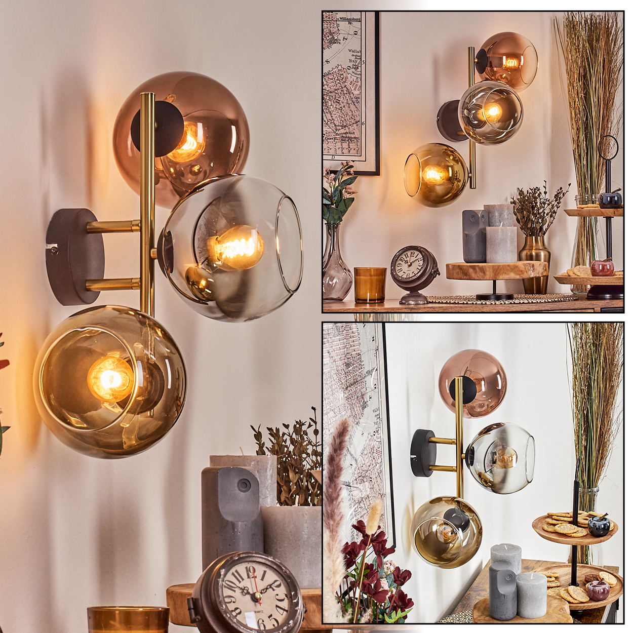 Wandlampe mit drei Glaskugeln, warmes Licht. An der Wand, neben Deko: Uhr, Kerzen, Pflanzen und eine Karte.