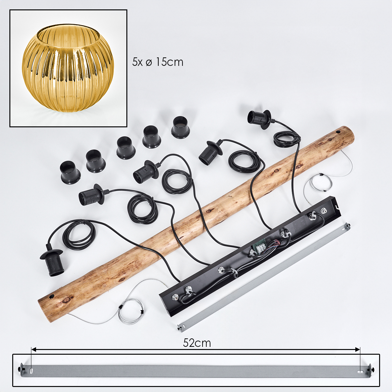 Komponenten der Deckenleuchte: goldene Glasschale, schwarze Lampenfassungen, Holzbalken, Metallleiste und Drähte auf weißem Untergrund.