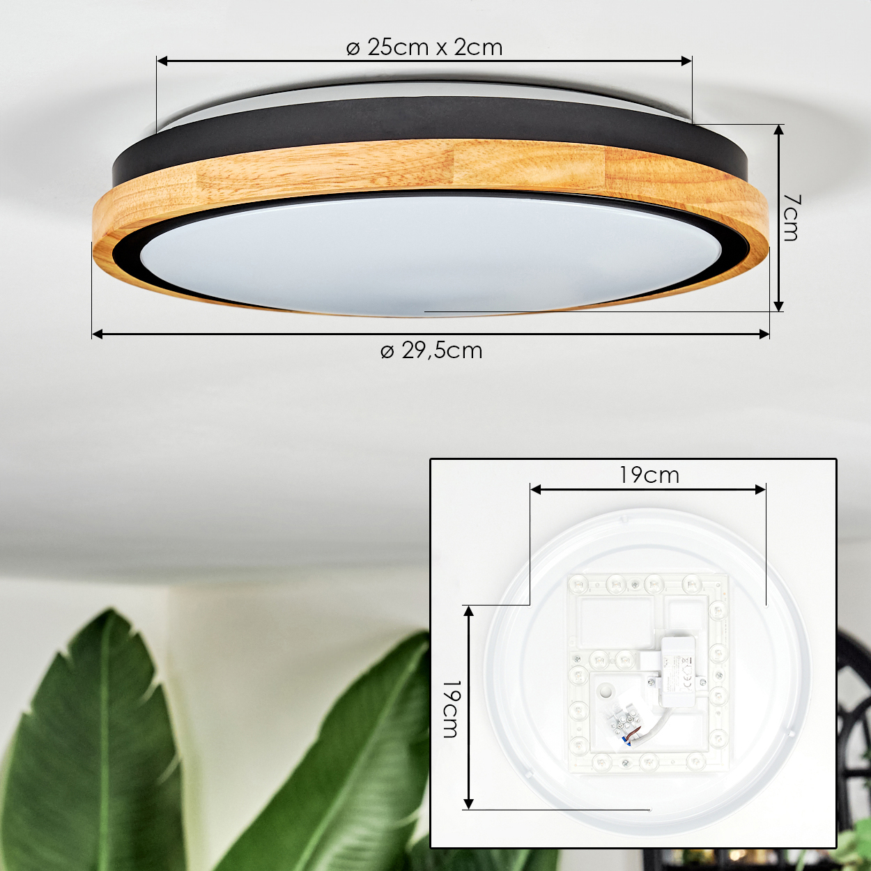 Eine runde Deckenlampe mit Holz- und schwarzen Akzenten. Abmessungen sind angegeben. Der Hintergrund zeigt eine Pflanze und ein Fenster.