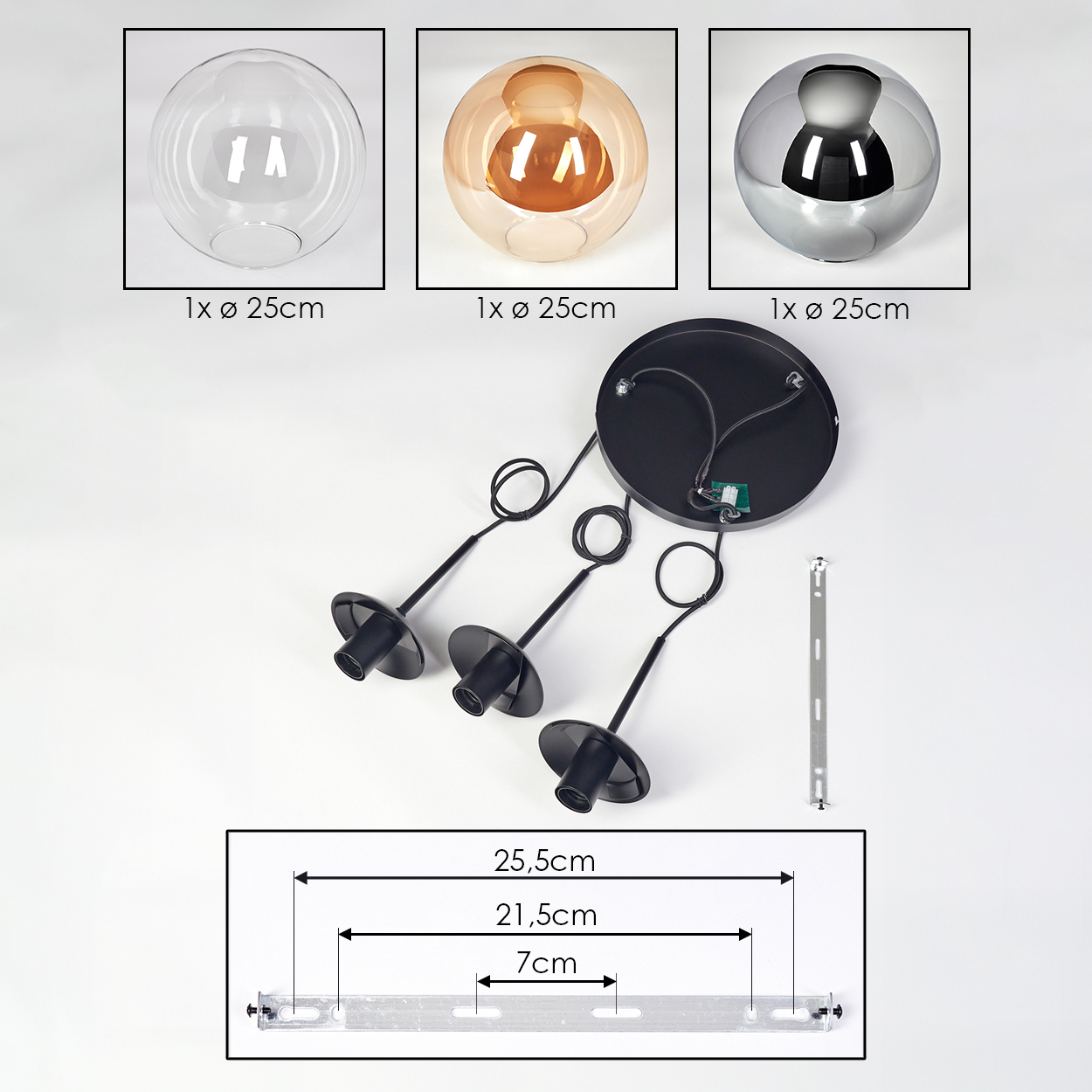 Drei Glaskugelleuchten, eine klar, eine bernsteinfarben und eine silberfarben. Schwarze Halterung mit Drähten und Metallhalterung auf weißem Hintergrund.