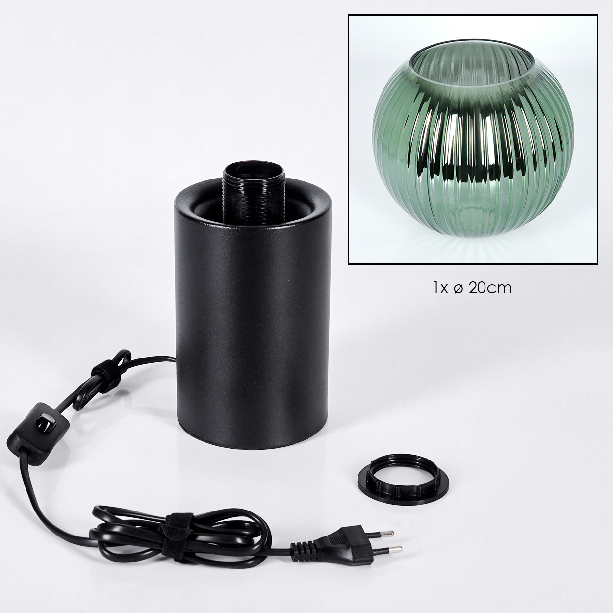 Ein schwarzer Lampensockel mit Netzkabel und einer kleinen grünen Glaslampe. Die Lampe hat eine Größe von 20 cm.