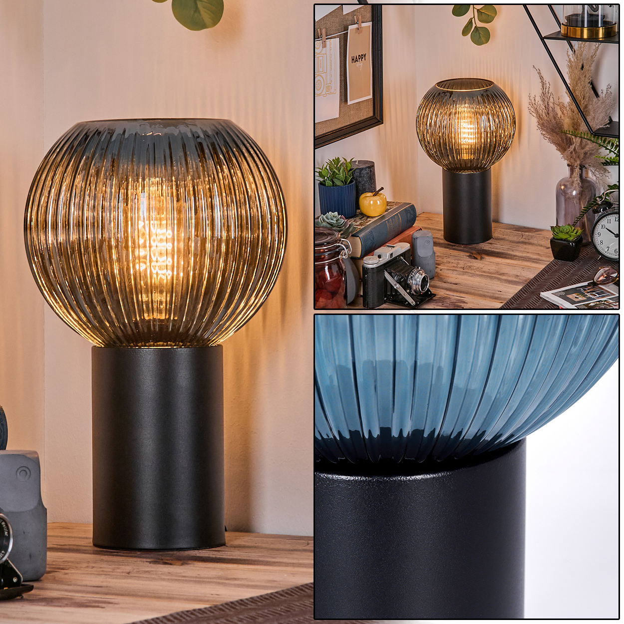 Eine Tischlampe mit geriffeltem, blau getöntem Glasschirm. Sie steht auf einem schwarzen zylindrischen Sockel.
