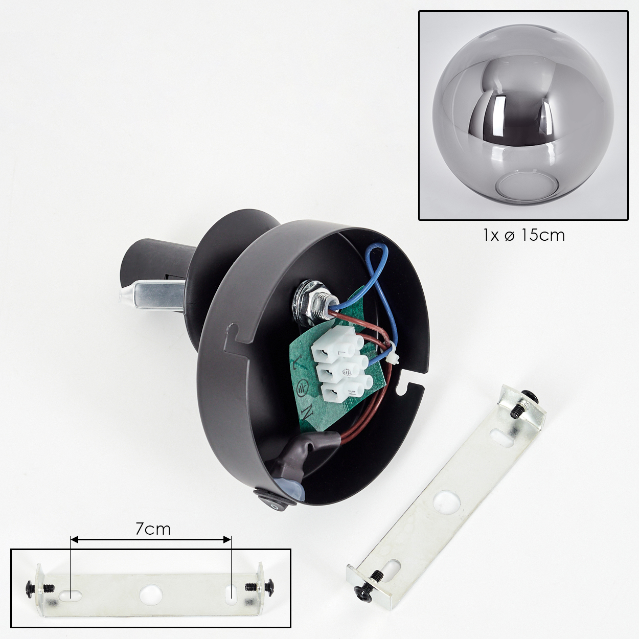 Zerlegte schwarze Leuchte mit grauem Glaskugelschirm, Halterung, elektrischen Bauteilen und einer 7 cm Halterung auf weißem Hintergrund.