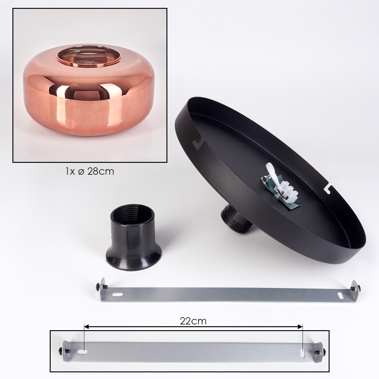 Eine zerlegte Lampe mit kupferfarbenem Schirm, schwarzem Sockel und Metallhalterung. Teile sind auf weißem Hintergrund angeordnet.
