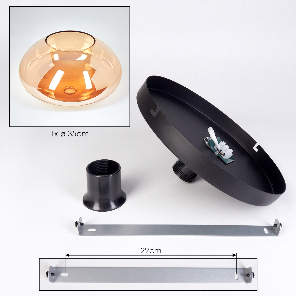 Komponenten einer Leuchte: ein bernsteinfarbener Glasschirm, eine schwarze Montageplatte, eine schwarze Fassung und eine silberne Halterung.