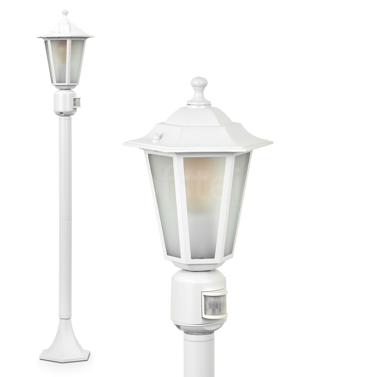 Zwei weiße Außenlampen. Die Lampen haben ein klassisches Design mit einem Laternenkopf und einem Bewegungssensor. Der Hintergrund ist weiß.