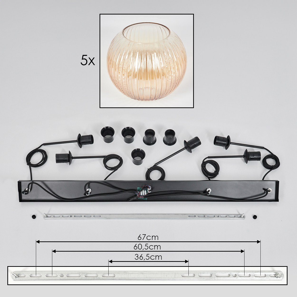 Komponenten der Deckenleuchte. Enthält Glasschirm, schwarze Verkabelung, Metallstange und Maßangaben.