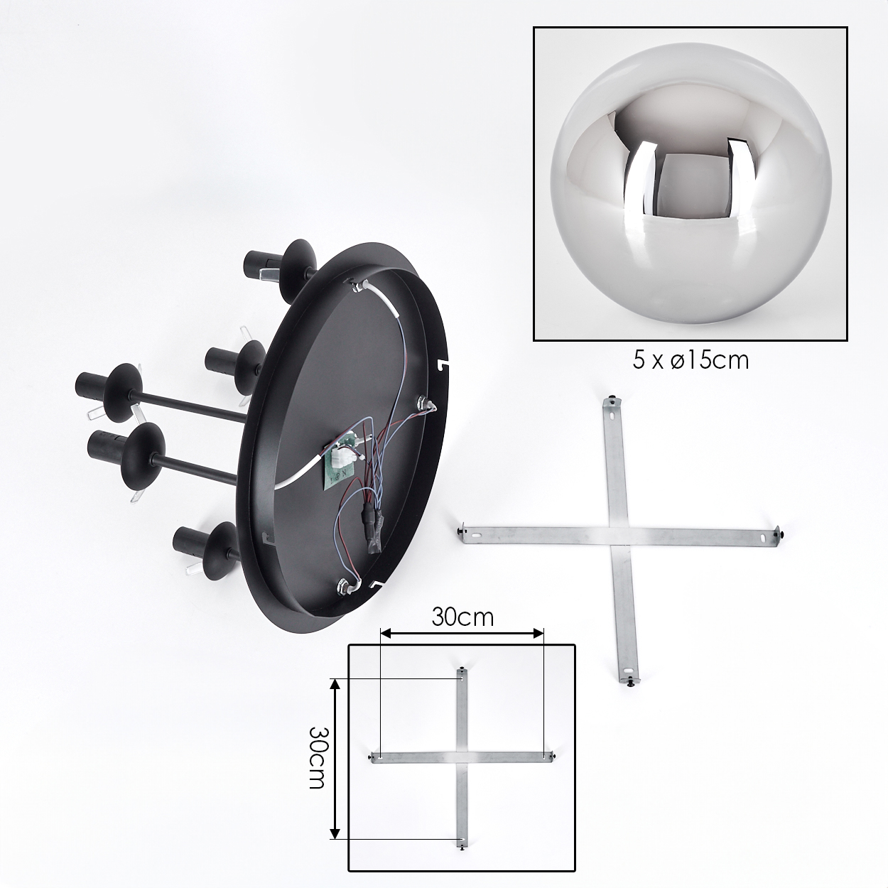 Zerlegter Kronleuchter mit schwarzer Basis, fünf Armen, Chromkugel und Metallquerstreben sowie Maßangaben.
