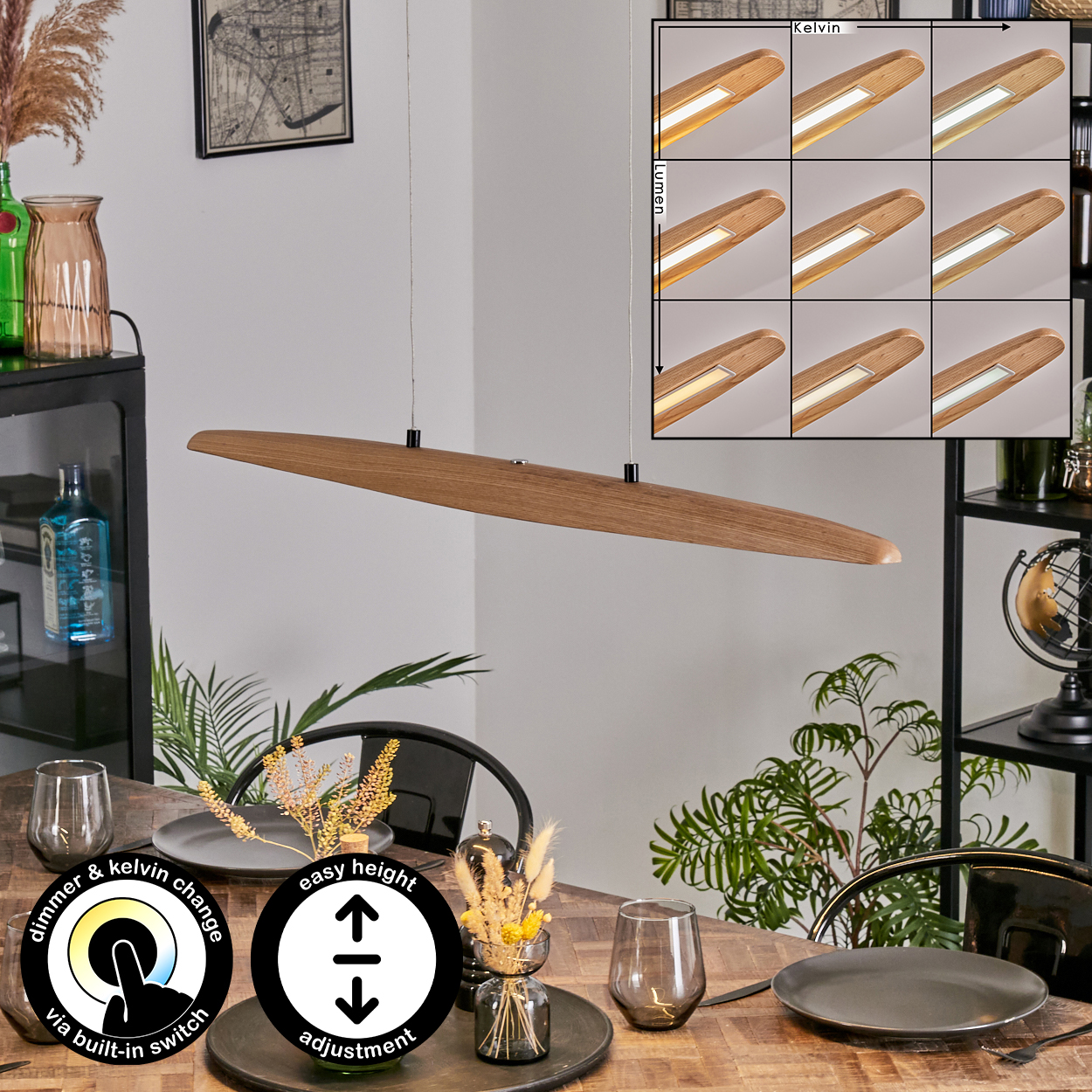 Eine hölzerne Deckenlampe hängt über einem Holztisch, der für eine Mahlzeit gedeckt ist. Dimmschalter und Höhenverstellsymbole sind sichtbar.