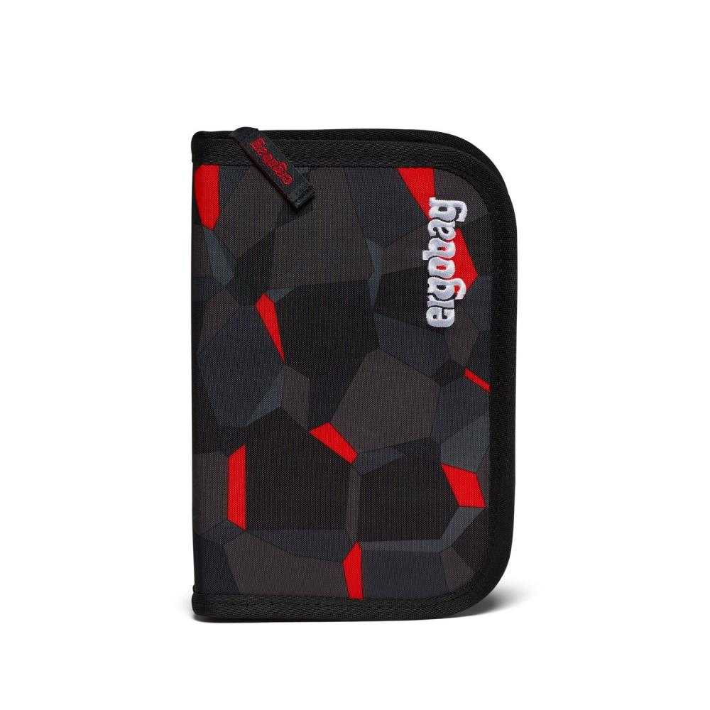 Ein Federmäppchen mit geometrischem Muster in Schwarz, Grau und Rot. Der Markenname 'ergobag' ist sichtbar.