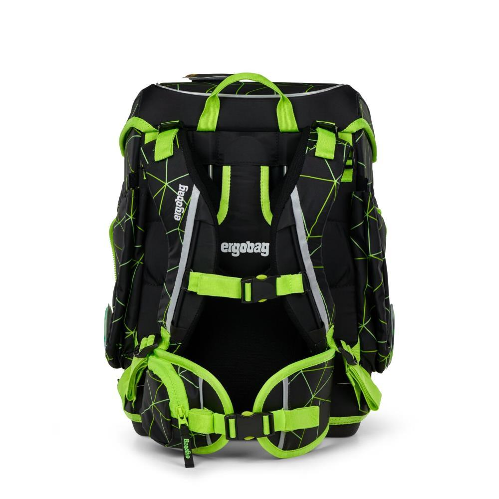 Ein schwarzer und grüner ergonomischer Schulrucksack. Der Rucksack hat geometrische Muster mit dem Wort 'ergobag'.