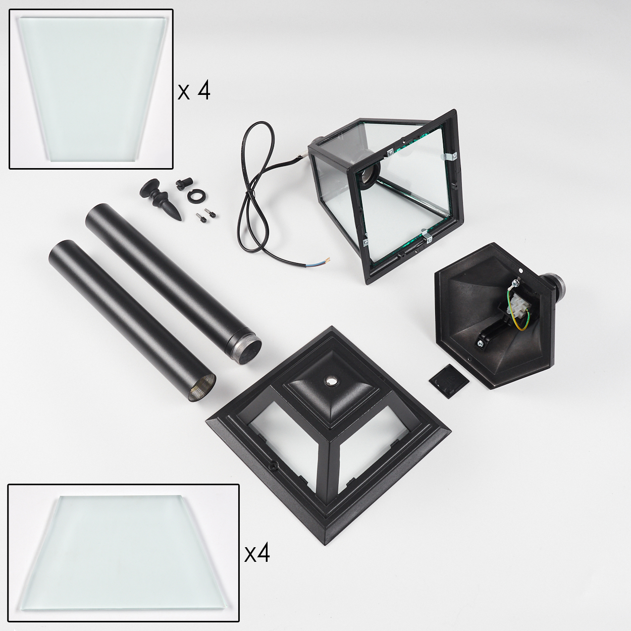 Zerlegte schwarze Außenlampenkomponenten auf Weiß. Enthält Glasscheiben, Pfosten, Sockel und Lampengehäuse.