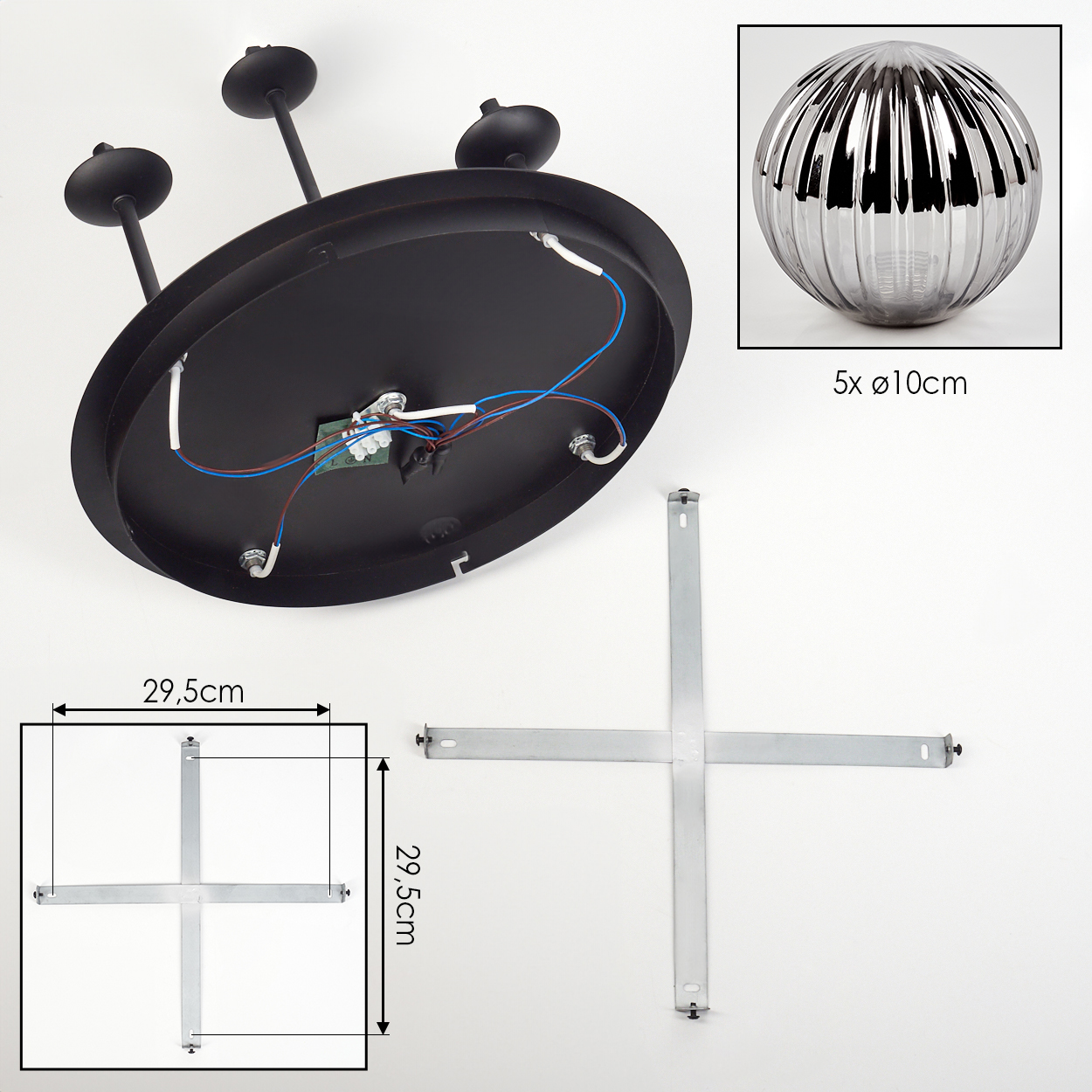 Zerlegter Kronleuchter mit schwarzem Sockel, drei Armen und einem dekorativen Globus. Abmessungen werden angezeigt. Zusätzliche Montagehardware.