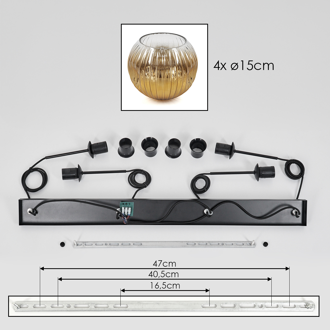 Draufsicht auf zerlegte Leuchtenteile. Enthält eine goldene Glaskugel, schwarze Lampenfassungen und Montagematerial.