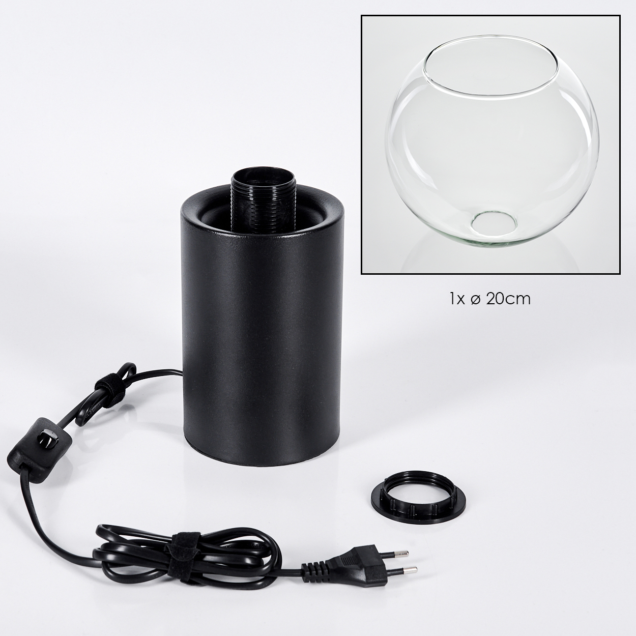 Ein schwarzer Lampensockel, eine Glasschale (20 cm), ein schwarzer Ring und ein Netzkabel mit Schalter auf weißem Untergrund.